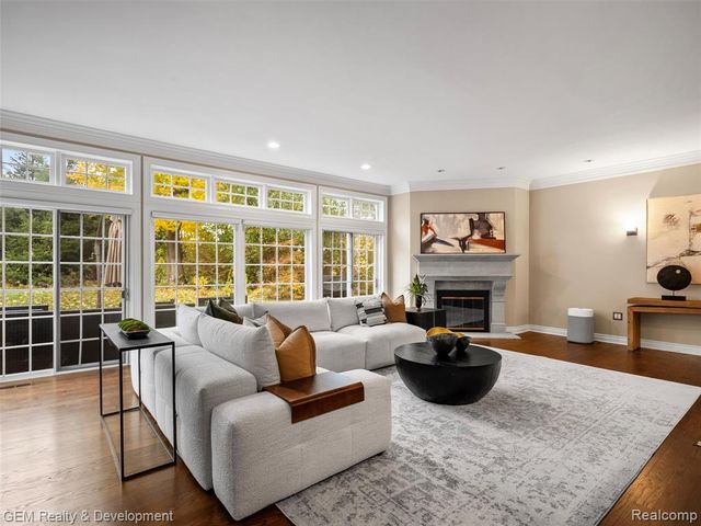 1900 Tiverton Road, Bloomfield Hills, MI 48304