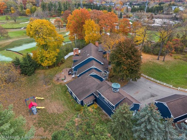 1900 Tiverton Road, Bloomfield Hills, MI 48304