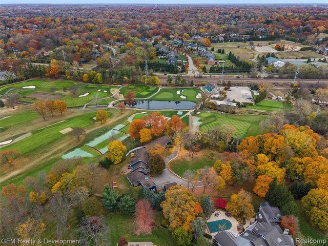 1900 Tiverton Road, Bloomfield Hills, MI 48304