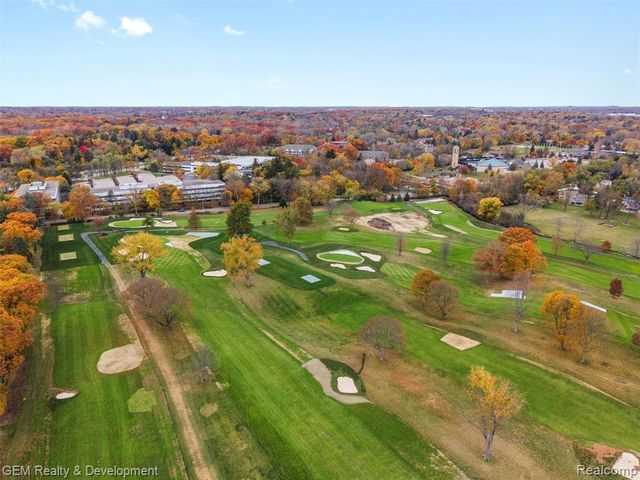 1900 Tiverton Road, Bloomfield Hills, MI 48304