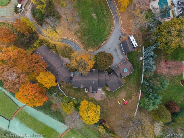 1900 Tiverton Road, Bloomfield Hills, MI 48304