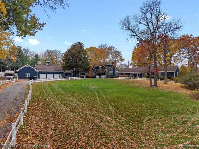 1900 Tiverton Road, Bloomfield Hills, MI 48304