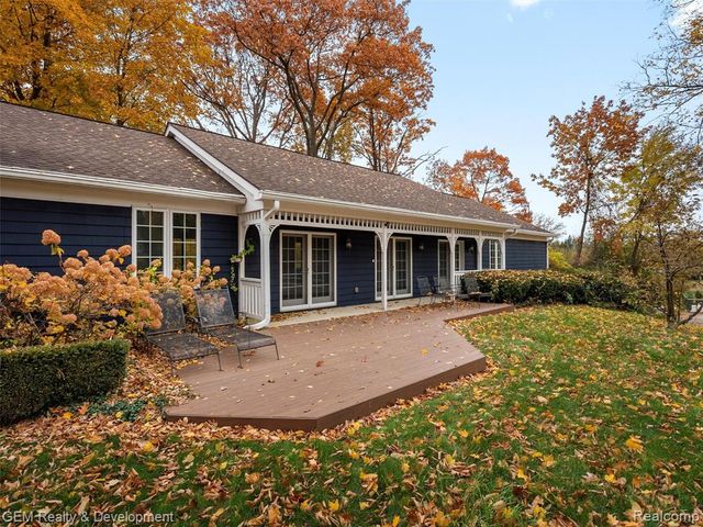 1900 Tiverton Road, Bloomfield Hills, MI 48304