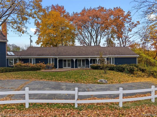 1900 Tiverton Road, Bloomfield Hills, MI 48304