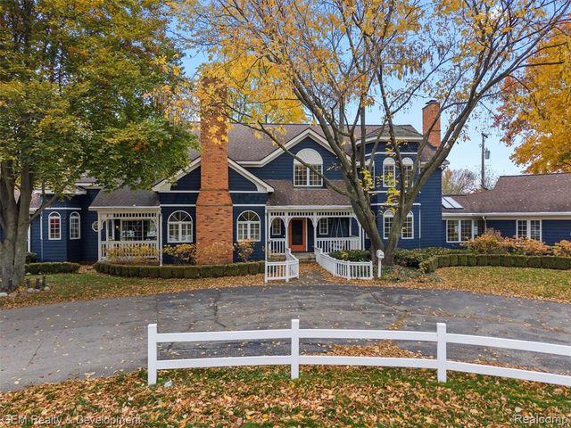 1900 Tiverton Road, Bloomfield Hills, MI 48304