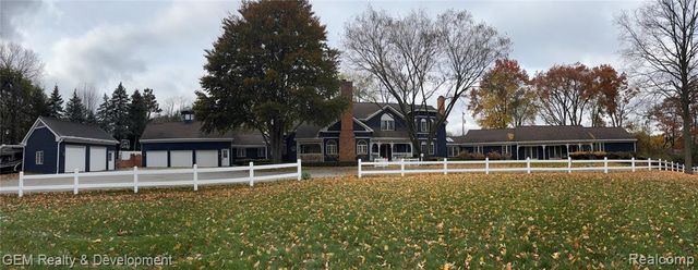 1900 Tiverton Road, Bloomfield Hills, MI 48304