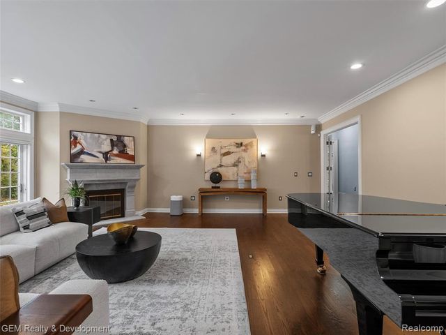 1900 Tiverton Road, Bloomfield Hills, MI 48304