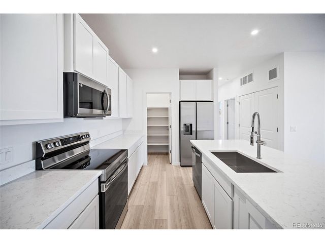 11960 Soprano Cir 201, Lone Tree, CO 80124