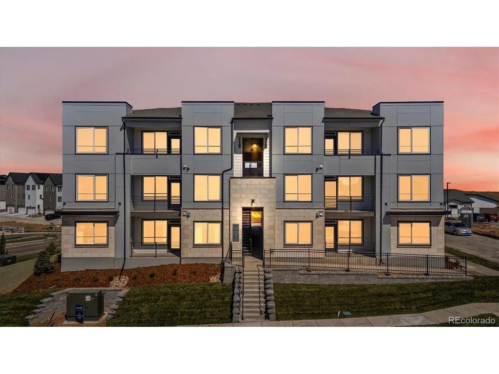 11960 Soprano Cir 201, Lone Tree, CO 80124