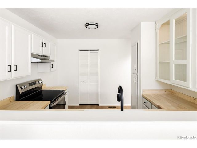 9058 W Plymouth Ave, Littleton, CO 80128