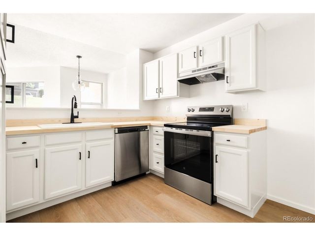 9058 W Plymouth Ave, Littleton, CO 80128