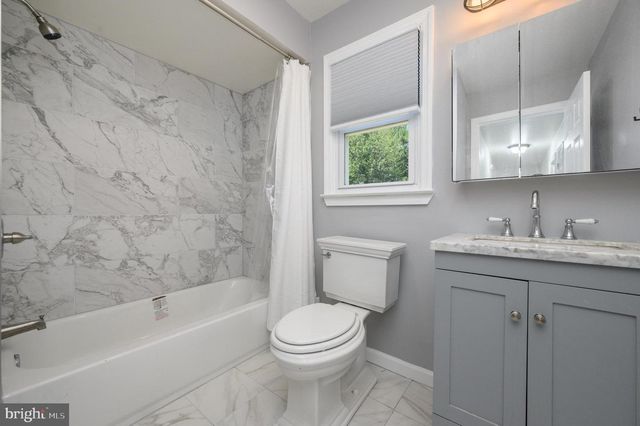 111 CORRINE DR, Pennington, NJ 08534