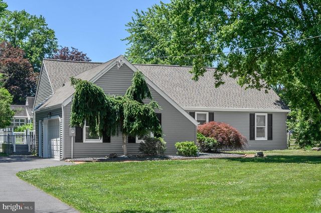 111 CORRINE DR, Pennington, NJ 08534