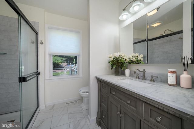 111 CORRINE DR, Pennington, NJ 08534