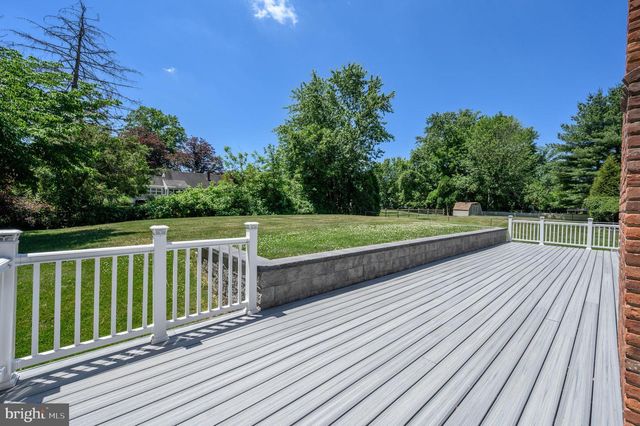 111 CORRINE DR, Pennington, NJ 08534