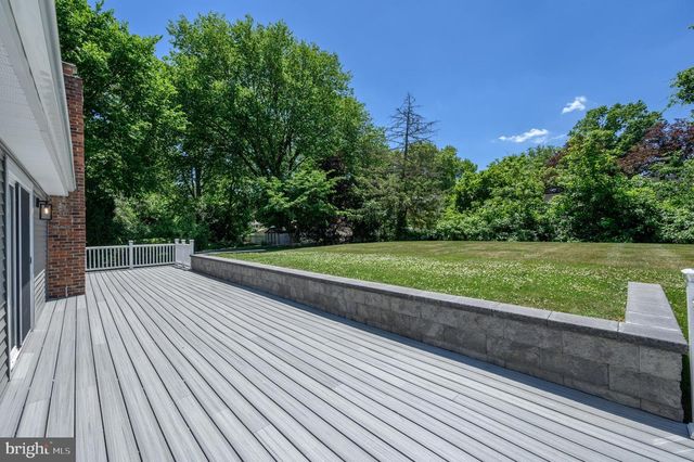 111 CORRINE DR, Pennington, NJ 08534