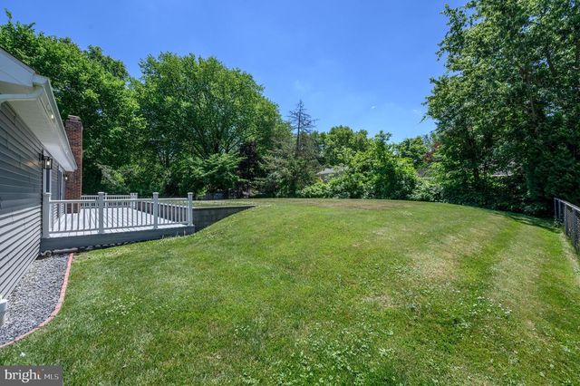 111 CORRINE DR, Pennington, NJ 08534