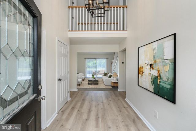 111 CORRINE DR, Pennington, NJ 08534
