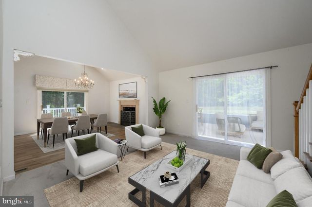 111 CORRINE DR, Pennington, NJ 08534