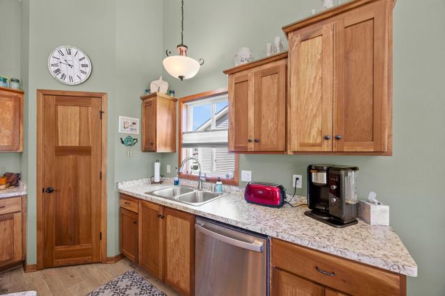 390 Ladd Lane, Osceola, WI 54020