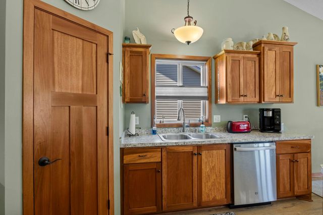 390 Ladd Lane, Osceola, WI 54020
