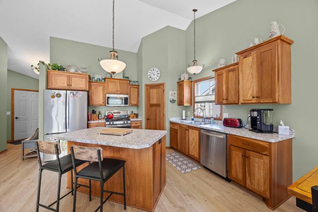 390 Ladd Lane, Osceola, WI 54020