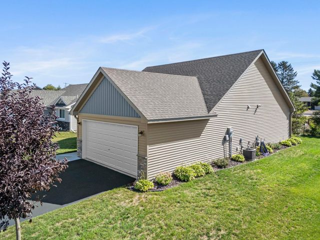 390 Ladd Lane, Osceola, WI 54020