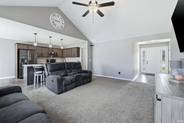 2044 Rittenhouse Place, Huntertown, IN 46748