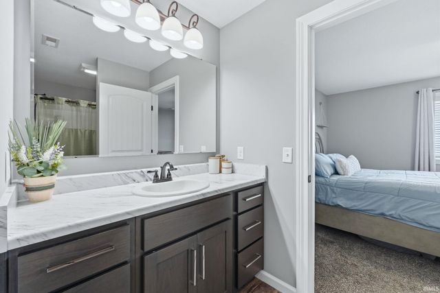 2044 Rittenhouse Place, Huntertown, IN 46748