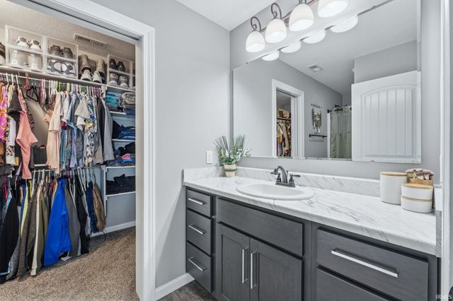 2044 Rittenhouse Place, Huntertown, IN 46748
