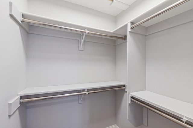 2044 Rittenhouse Place, Huntertown, IN 46748