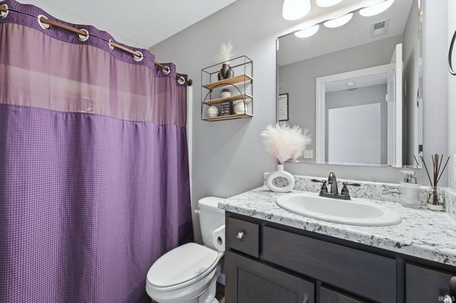 2044 Rittenhouse Place, Huntertown, IN 46748