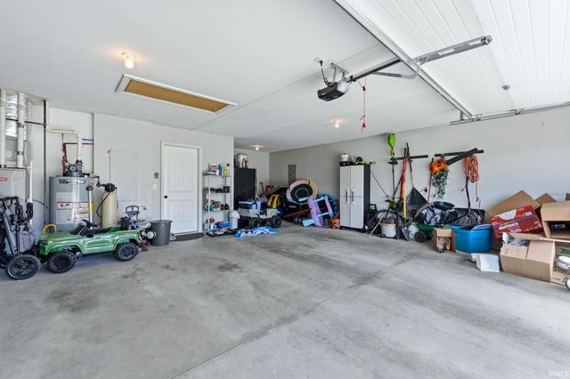 2044 Rittenhouse Place, Huntertown, IN 46748