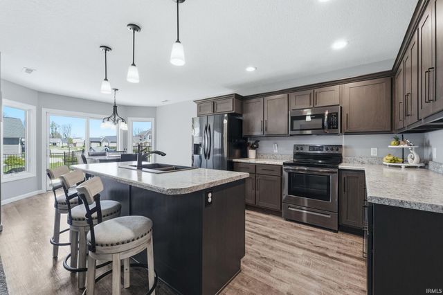 2044 Rittenhouse Place, Huntertown, IN 46748