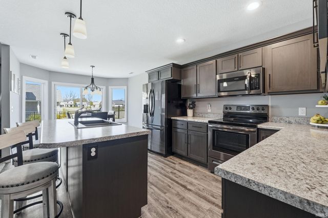 2044 Rittenhouse Place, Huntertown, IN 46748