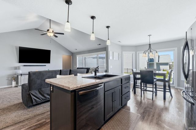 2044 Rittenhouse Place, Huntertown, IN 46748