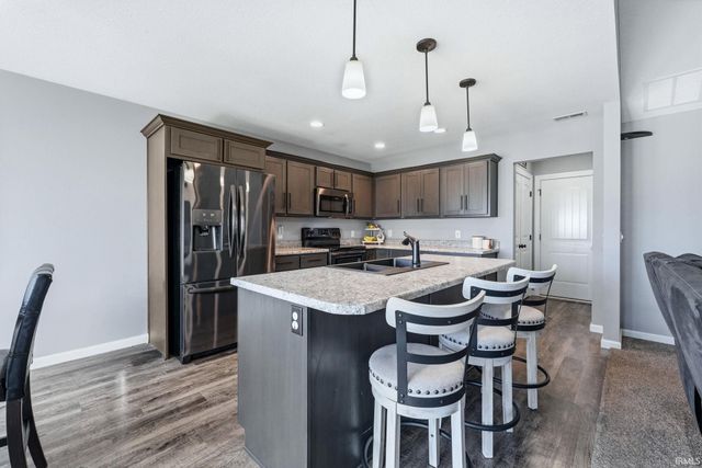 2044 Rittenhouse Place, Huntertown, IN 46748