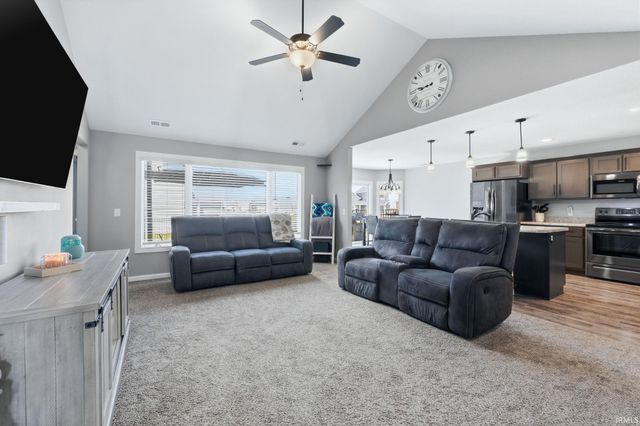 2044 Rittenhouse Place, Huntertown, IN 46748