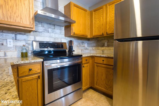 15381 Yale Drive, Clinton Twp, MI 48038