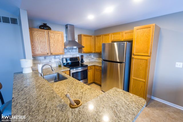 15381 Yale Drive, Clinton Twp, MI 48038