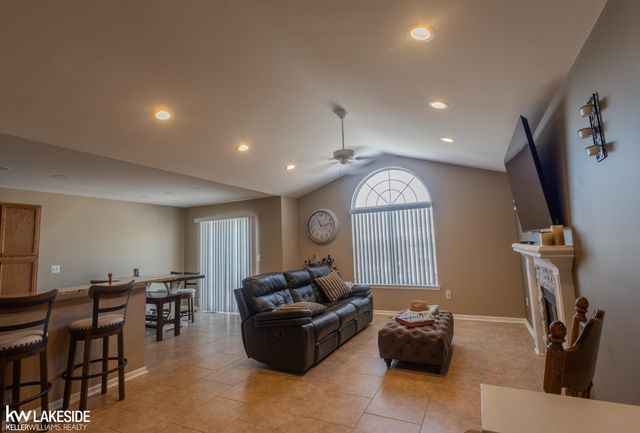 15381 Yale Drive, Clinton Twp, MI 48038