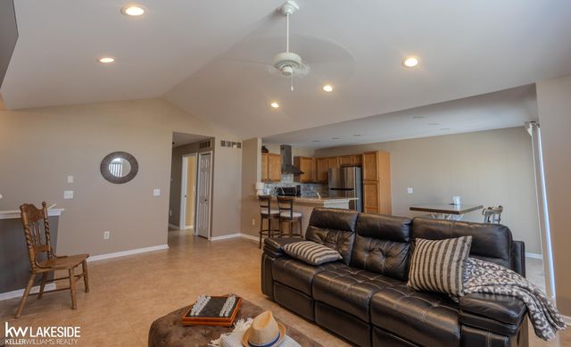 15381 Yale Drive, Clinton Twp, MI 48038