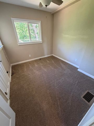 1864 100th Street, Oelwein, IA 50662