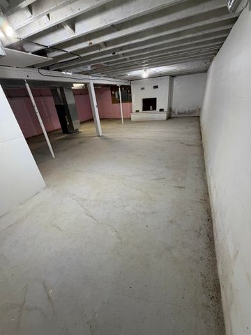 1864 100th Street, Oelwein, IA 50662