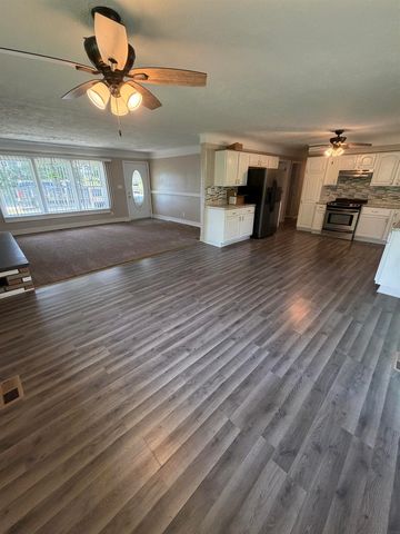 1864 100th Street, Oelwein, IA 50662