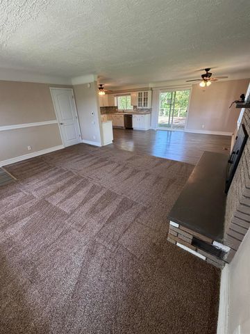 1864 100th Street, Oelwein, IA 50662