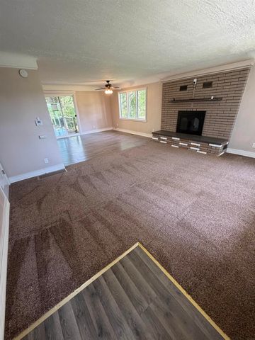 1864 100th Street, Oelwein, IA 50662