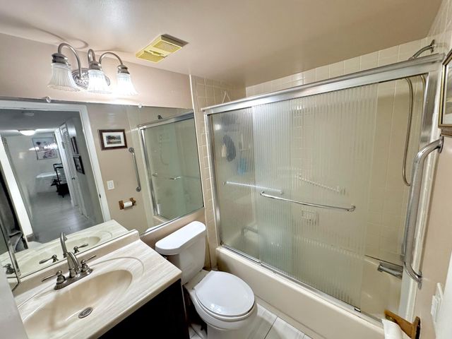 4930 E Sabal Palm Boulevard 107, Tamarac, FL 33319