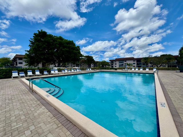 4930 E Sabal Palm Boulevard 107, Tamarac, FL 33319