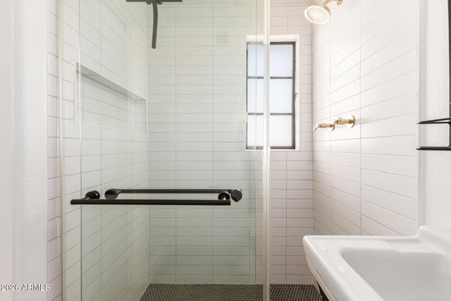 3319 E MONTE VISTA Road, Phoenix, AZ 85008